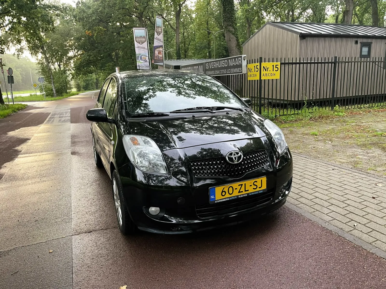 Toyota Yaris (2008) — foto 1