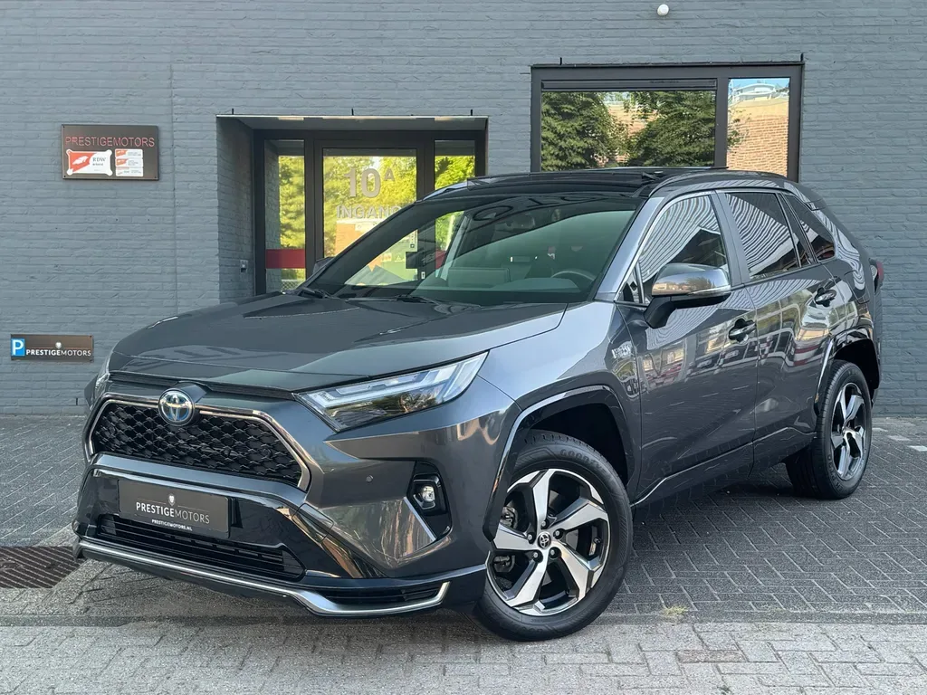 Toyota RAV4 (2024) — foto 1