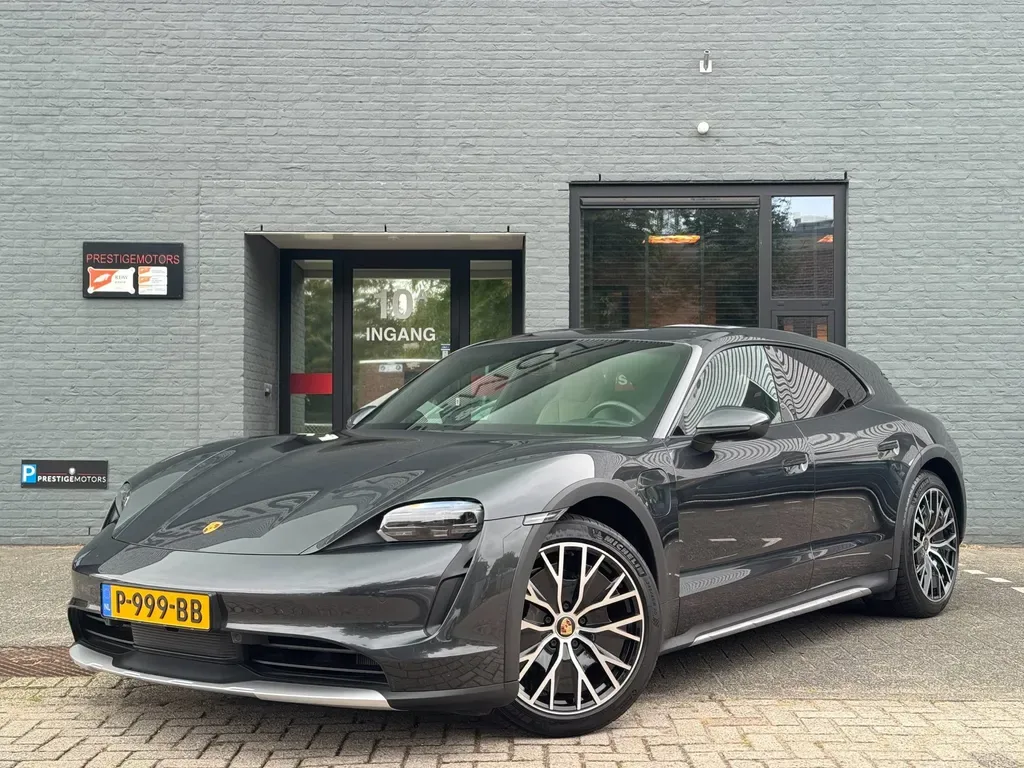 Porsche Taycan (2022) — foto 1