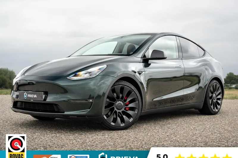 Tesla Model Y (2023)