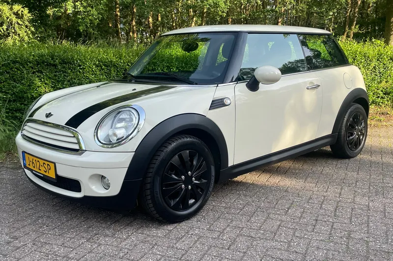 MINI One (2010)