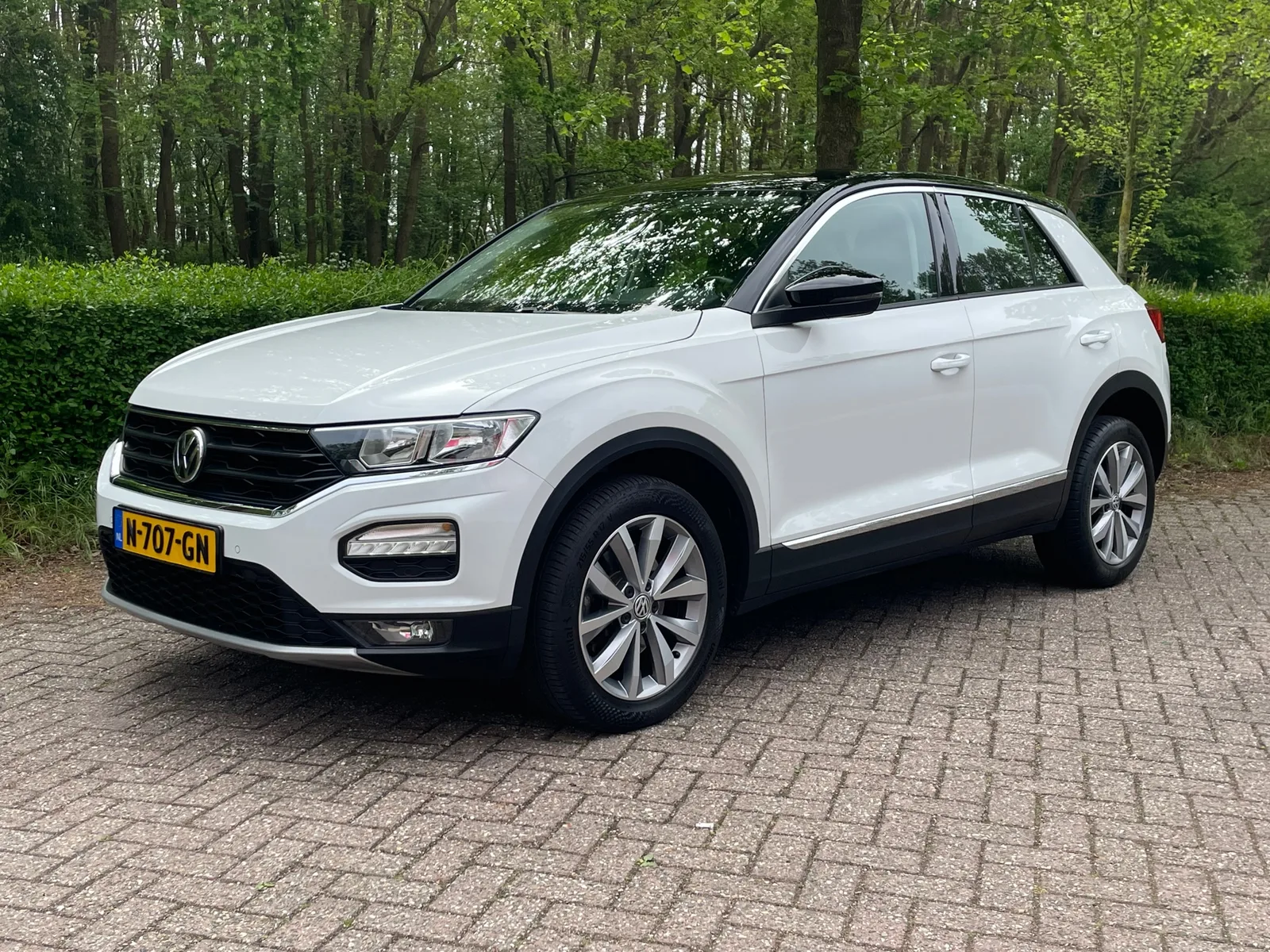 Volkswagen T-Roc (2018) — foto 1