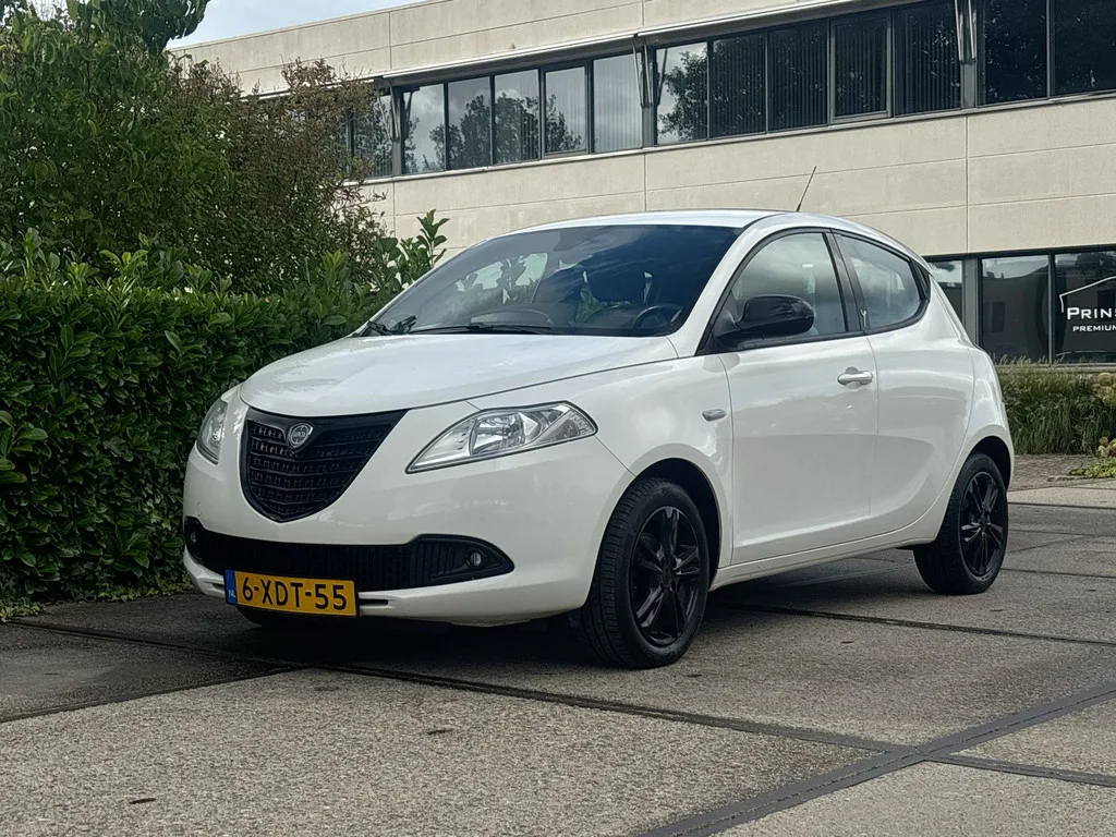 Lancia Ypsilon (2014) — foto 1