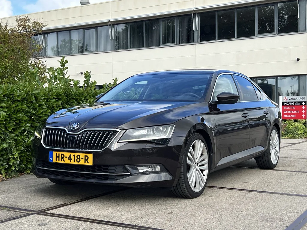 Škoda Superb (2015) — foto 1