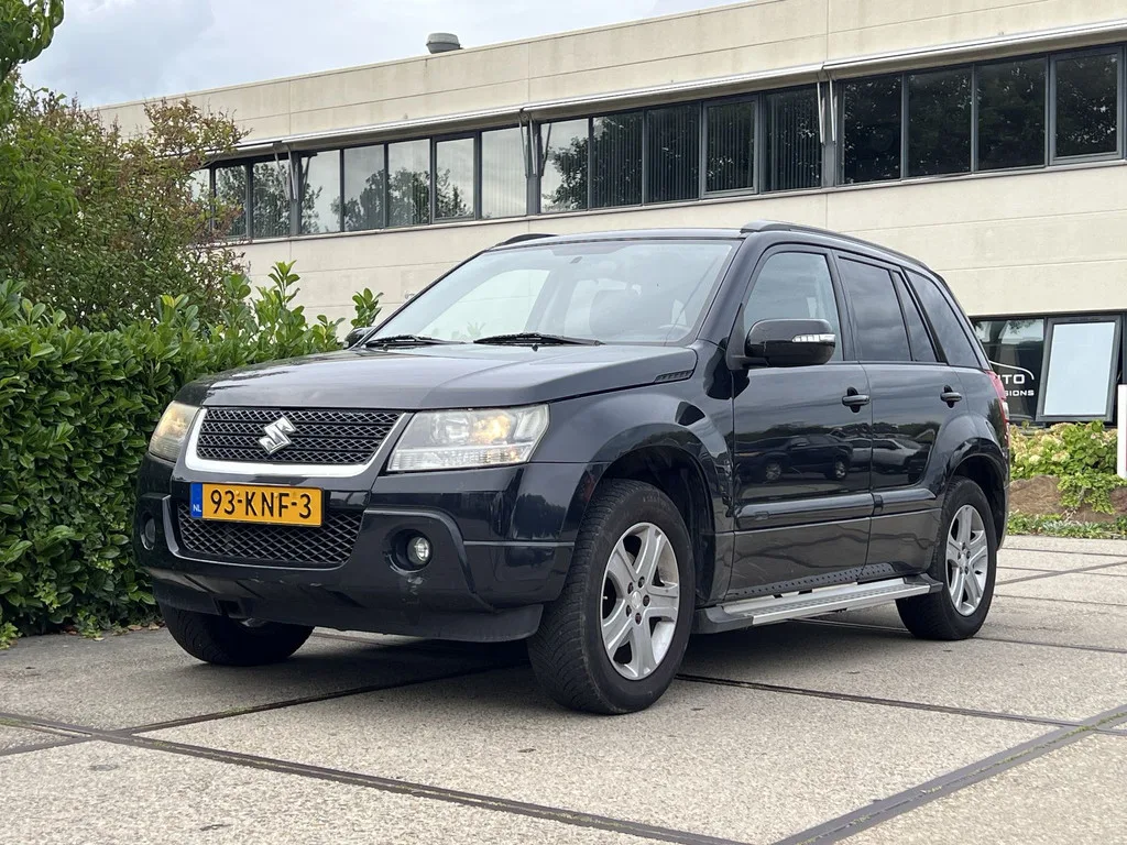 Suzuki Grand Vitara (2010) — foto 1