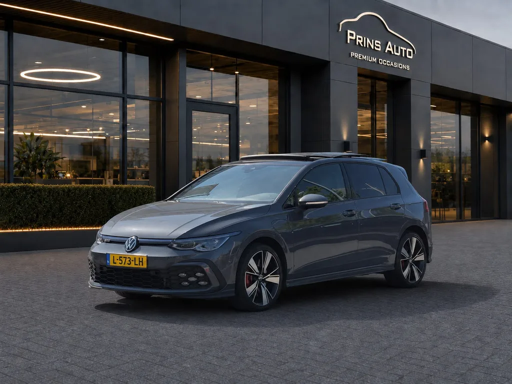 Volkswagen Golf (2021) — foto 1
