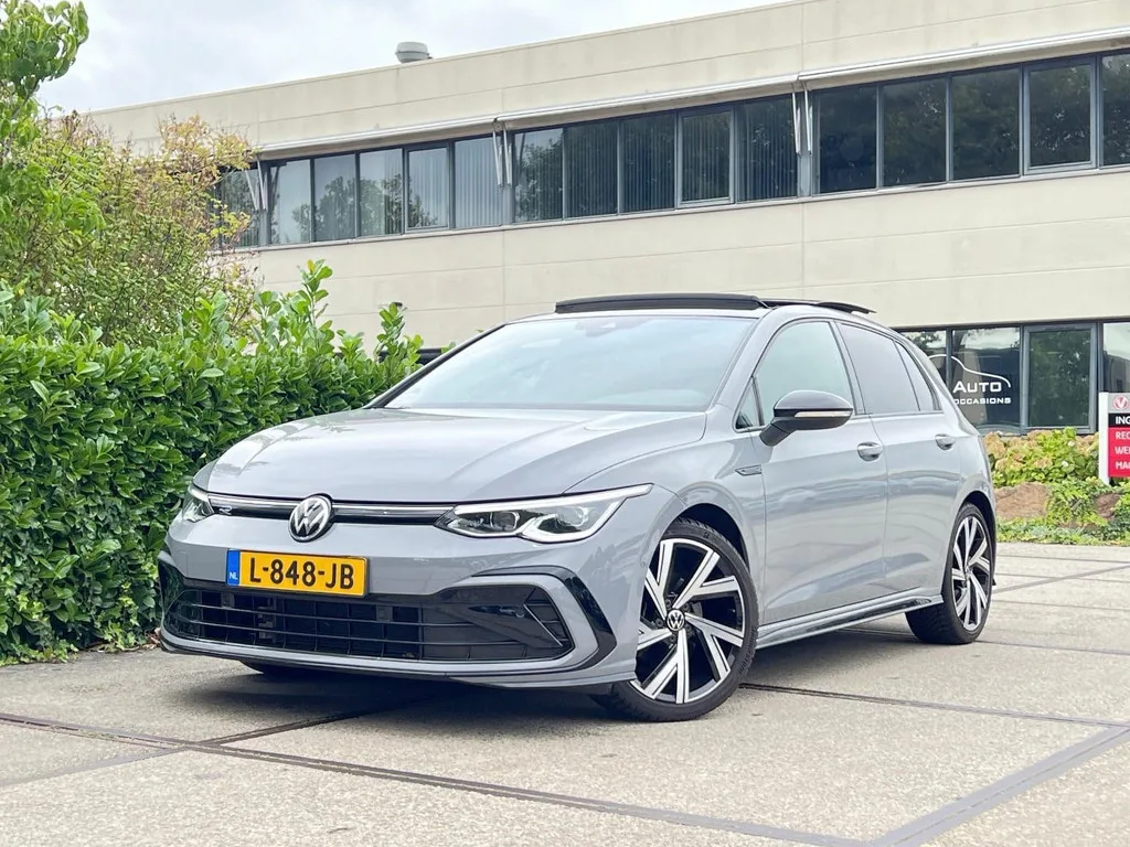 Volkswagen Golf (2020) — foto 1
