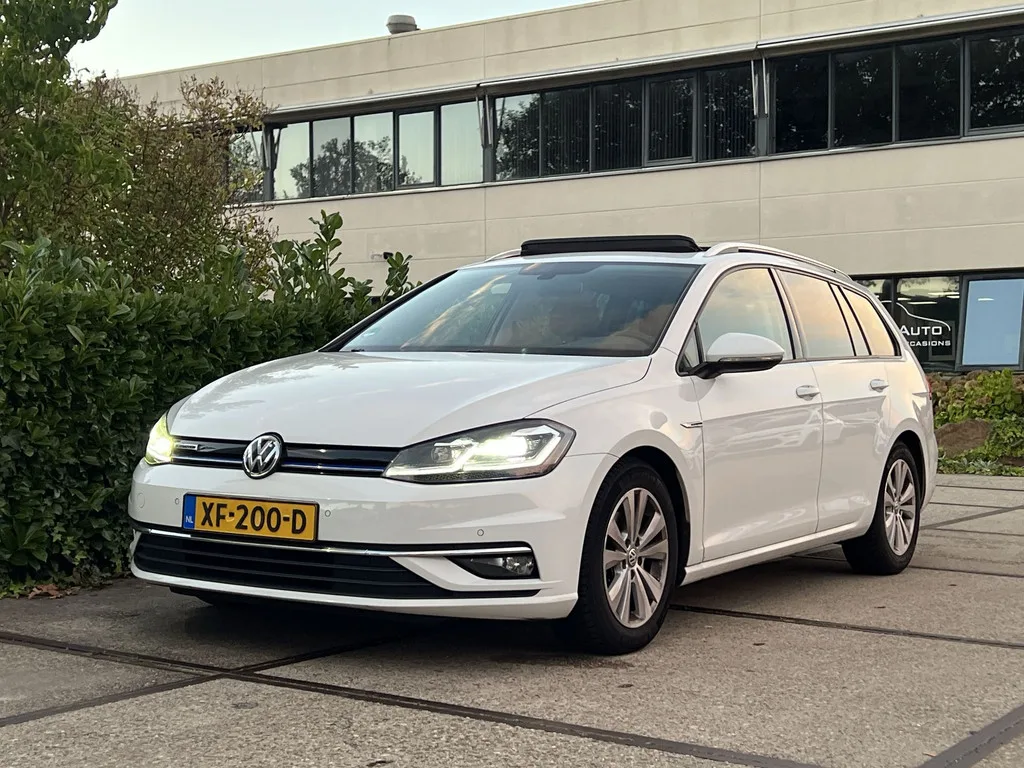 Volkswagen Golf (2019) — foto 1