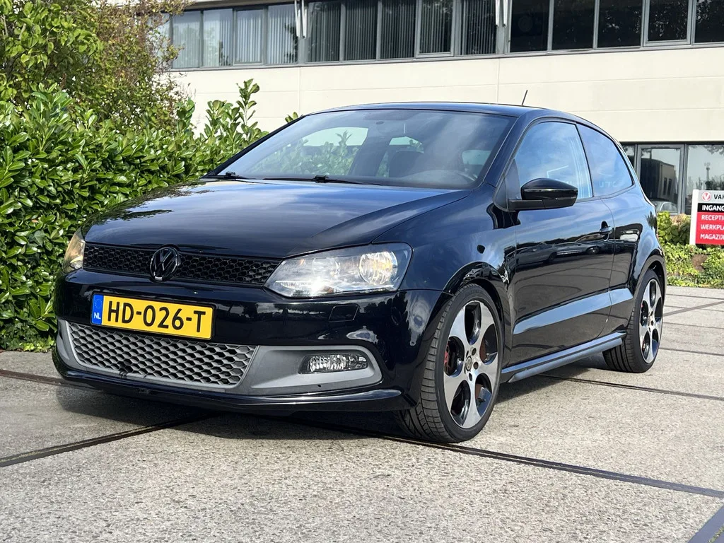 Volkswagen Polo (2011) — foto 1