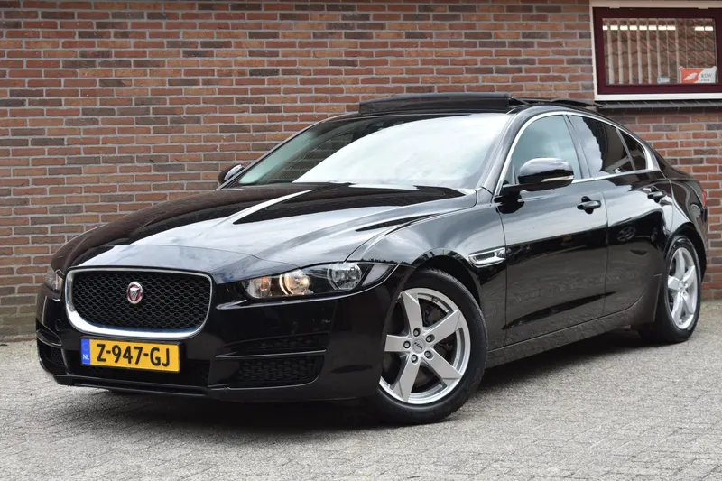 Jaguar XE (2016)