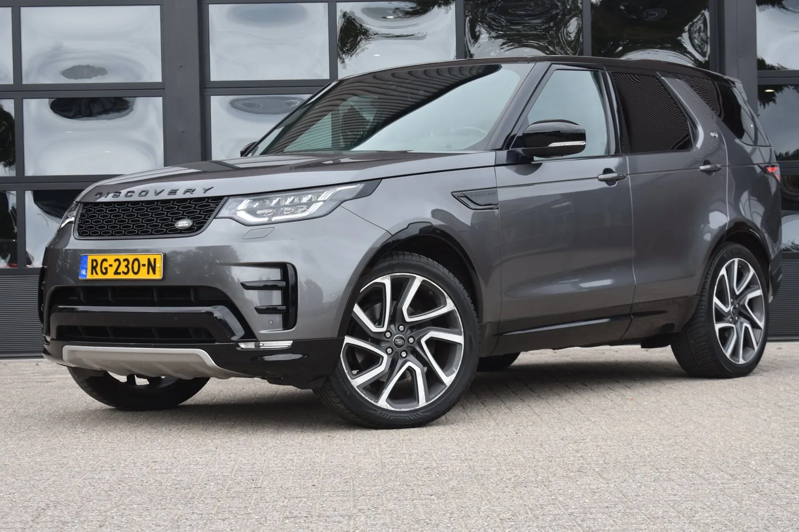 Land Rover Discovery (2017) — foto 1