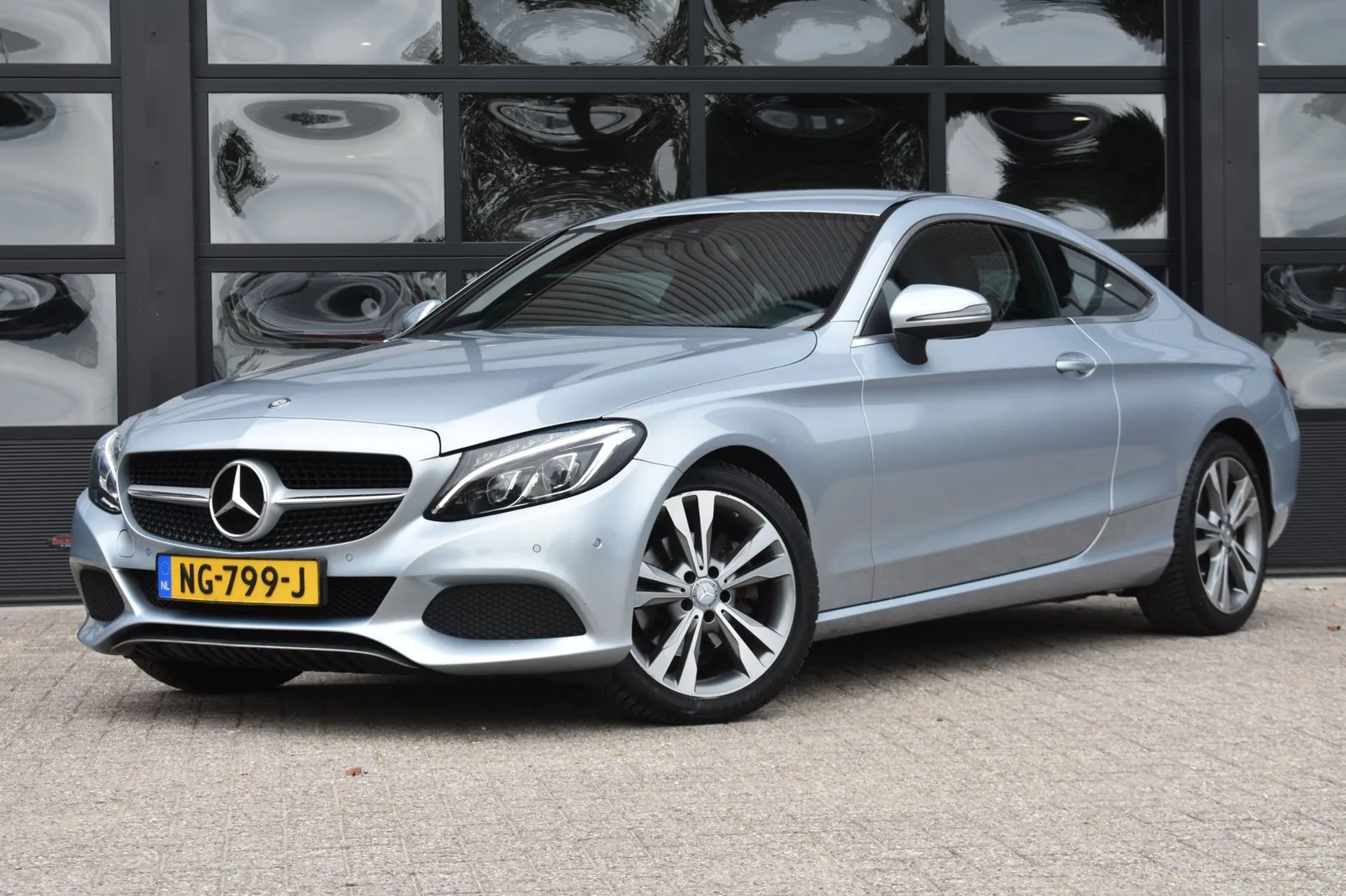 Mercedes-Benz C-Klasse (2017) — foto 1