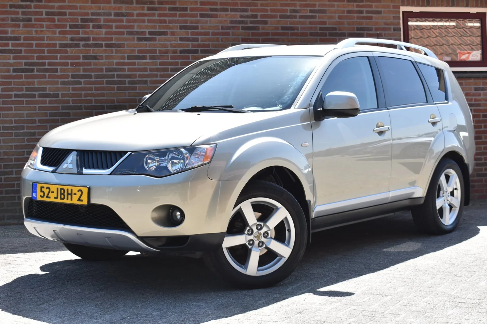Mitsubishi Outlander (2009) — foto 1