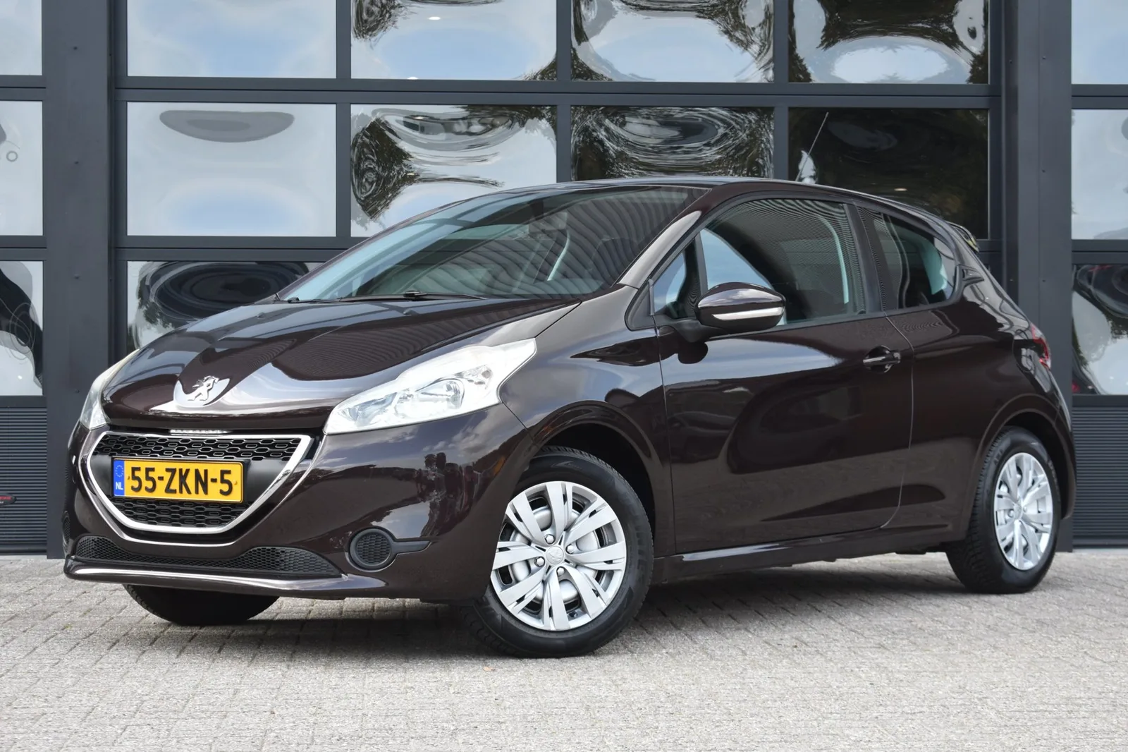 Peugeot 208 (2012) — foto 1
