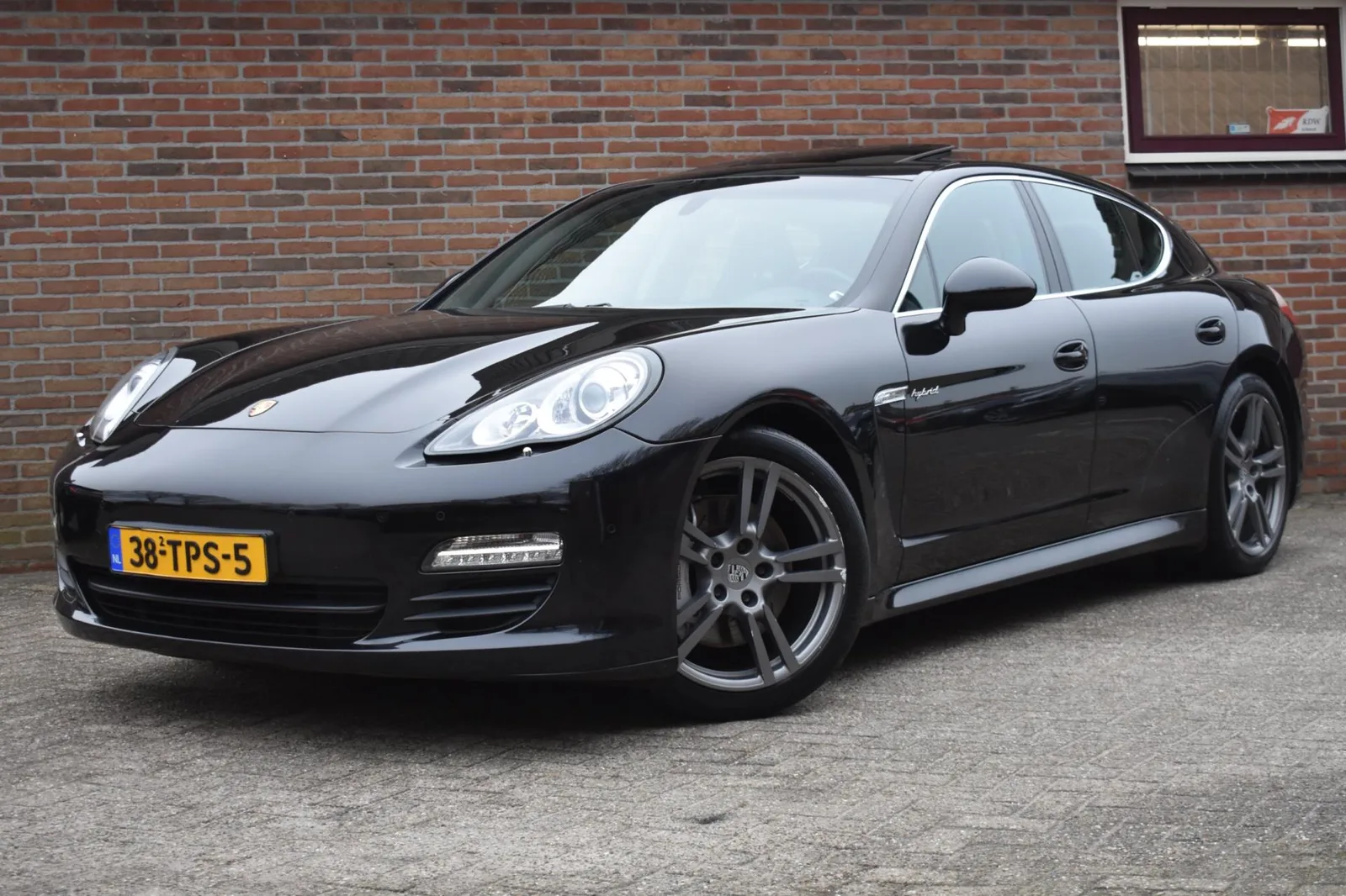 Porsche Panamera (2011) — foto 1