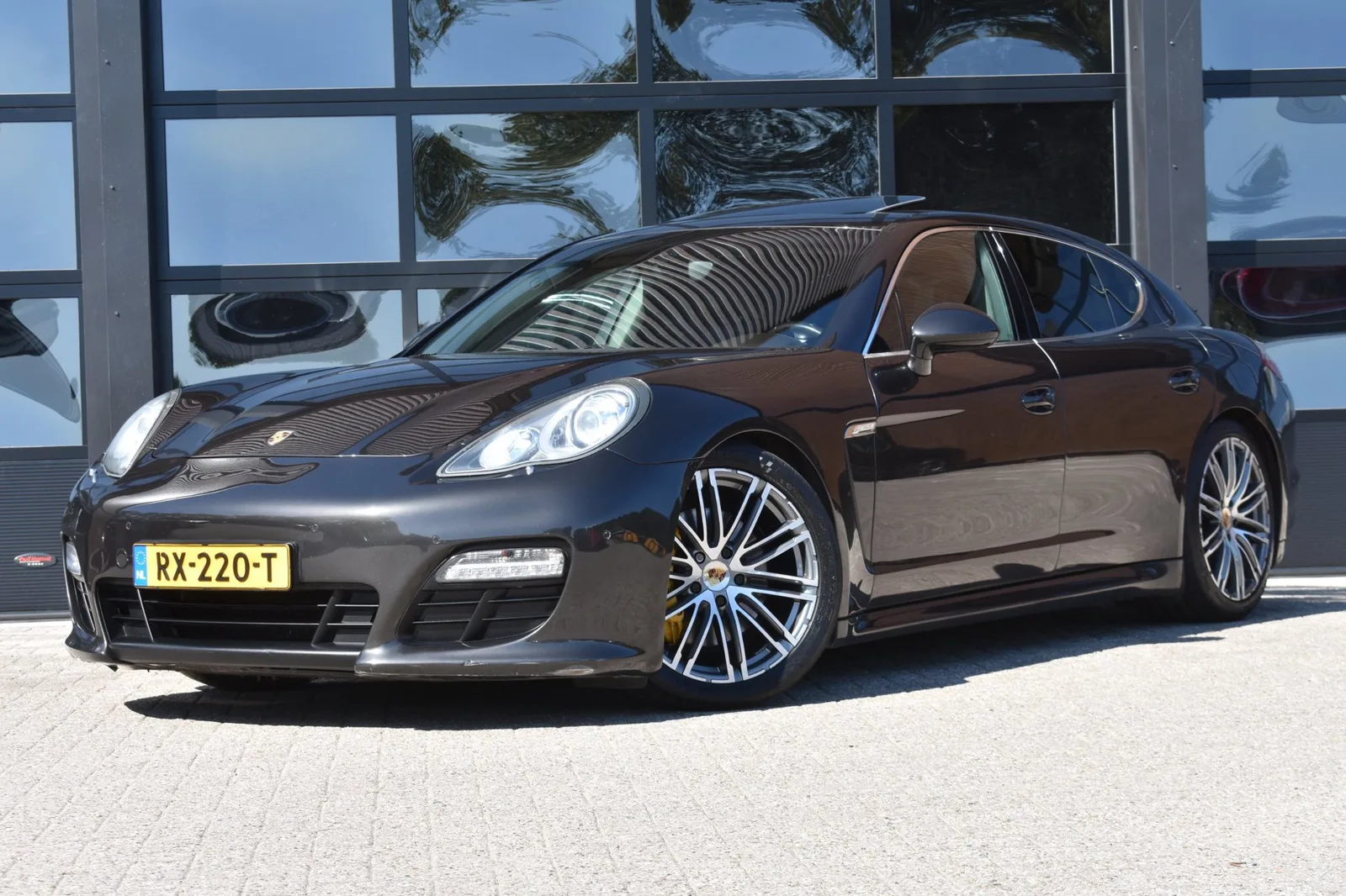 Porsche Panamera (2011) — foto 1