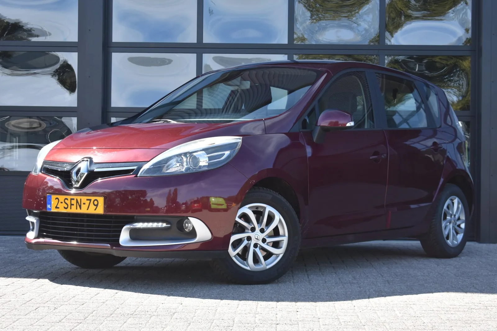 Renault Scénic (2013) — foto 1