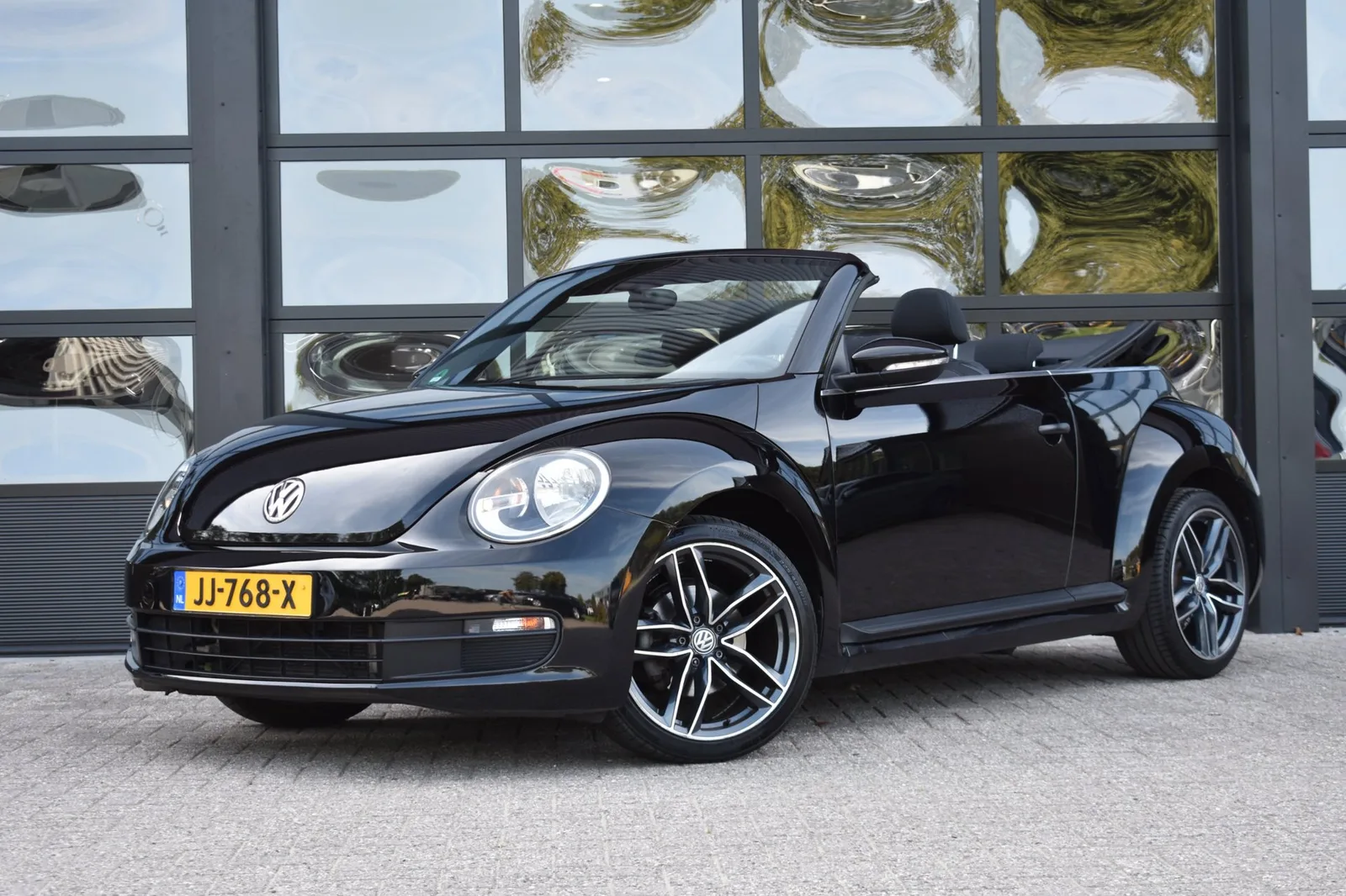 Volkswagen Beetle (2015) — foto 1