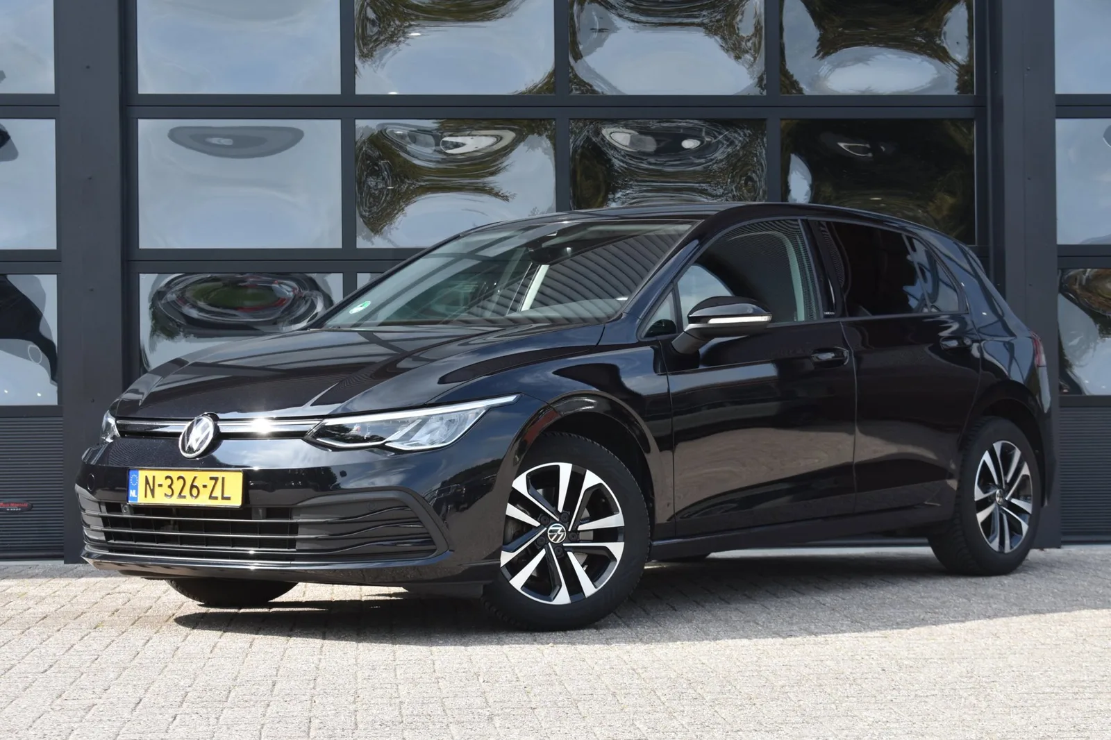 Volkswagen Golf (2021) — foto 1