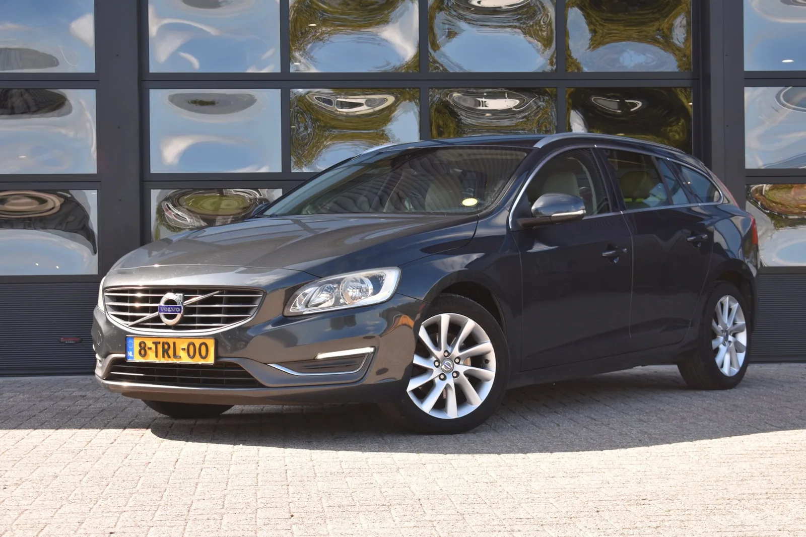 Volvo V60 (2014) — foto 1
