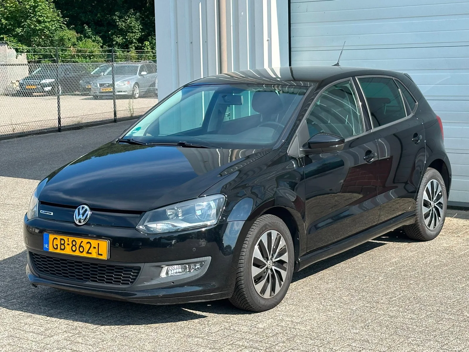 Volkswagen Polo (2015) — foto 1