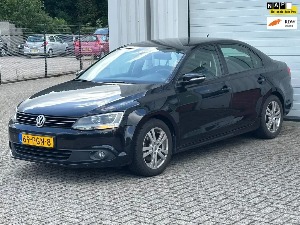 Volkswagen Jetta (2011) — foto 1