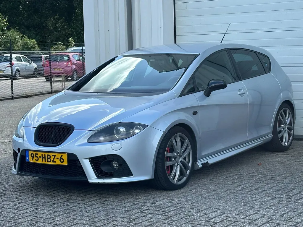 SEAT Leon (2008) — foto 1