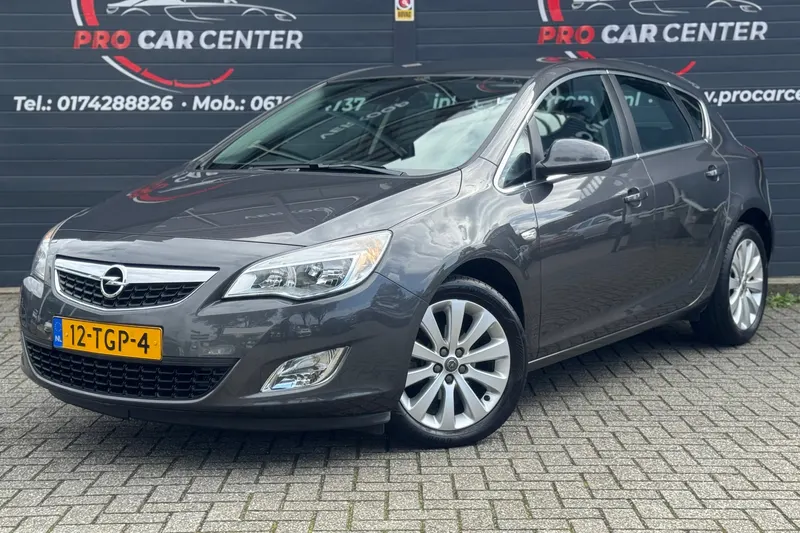Opel Astra (2012)