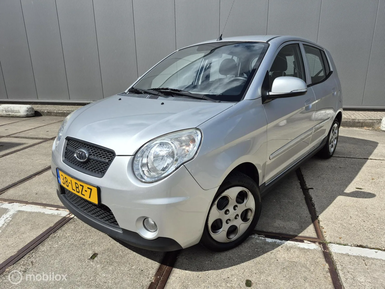 Kia Picanto (2010) — foto 1