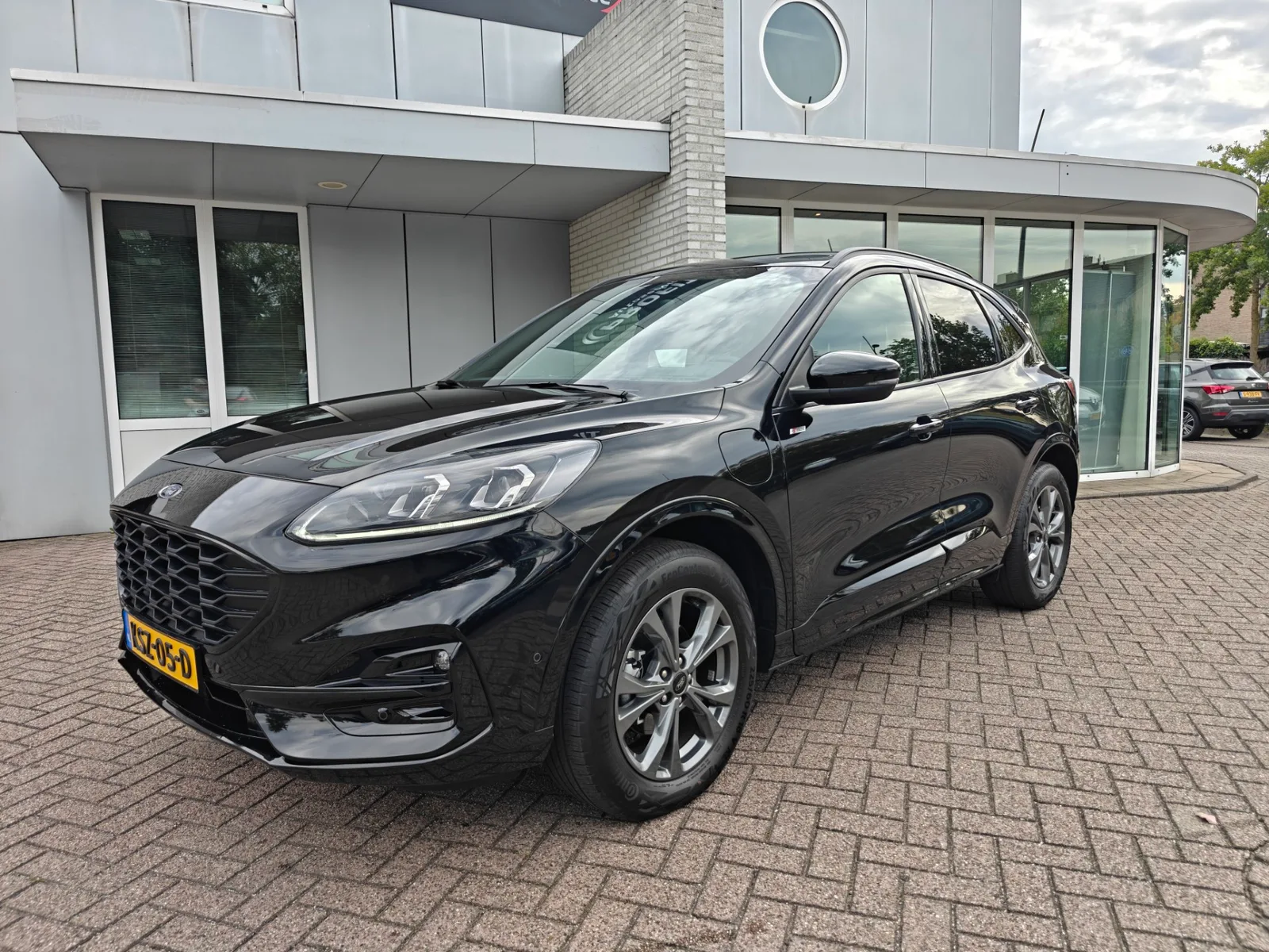 Ford Kuga (2023) — foto 1