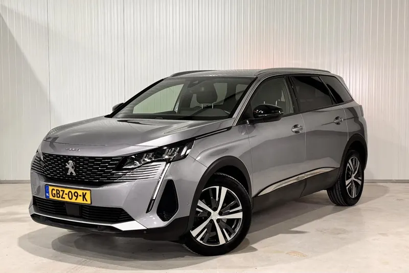 Peugeot 5008 (2023)