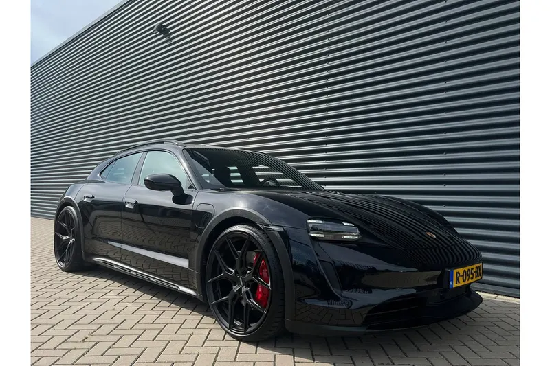 Porsche Taycan Cross Turismo (2022)