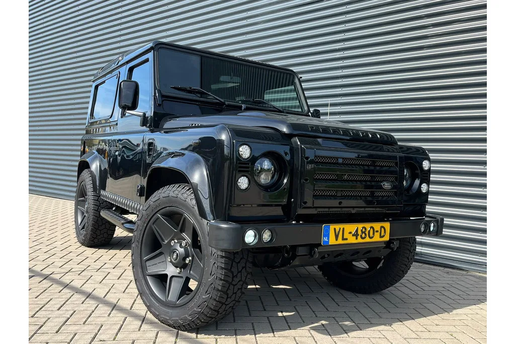 Land Rover Defender (2015) — foto 1