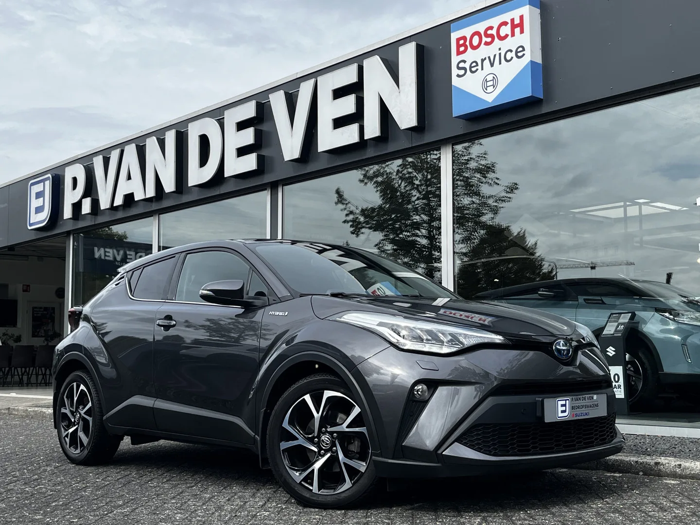 Toyota C-HR (2020) — foto 1