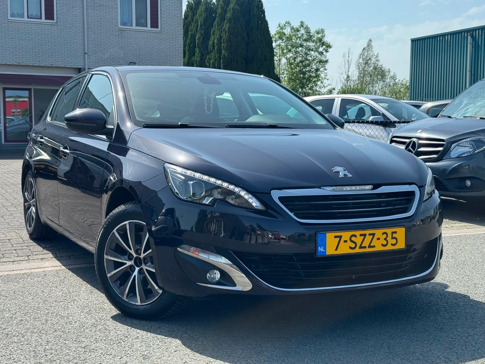 Peugeot 308 (2014) — foto 1