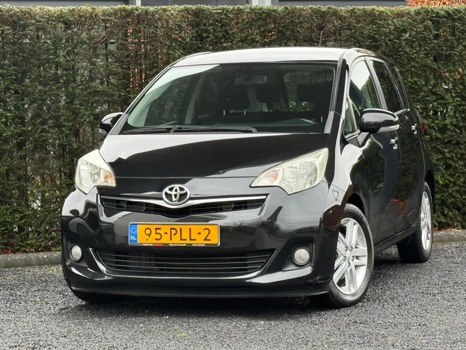 Toyota Verso S (2011) — foto 1