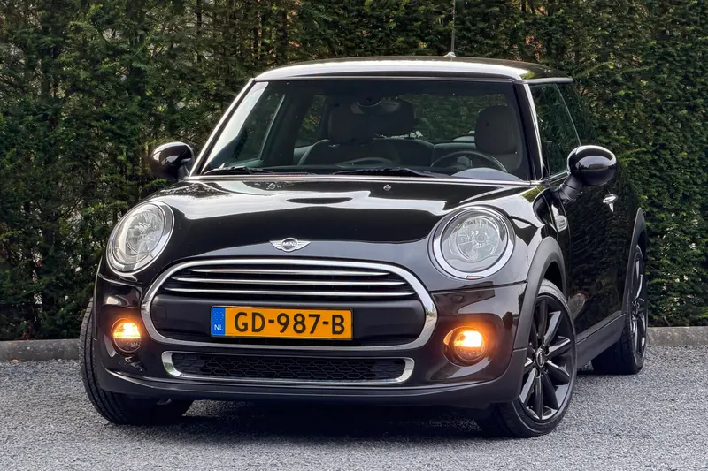 MINI One (2015)