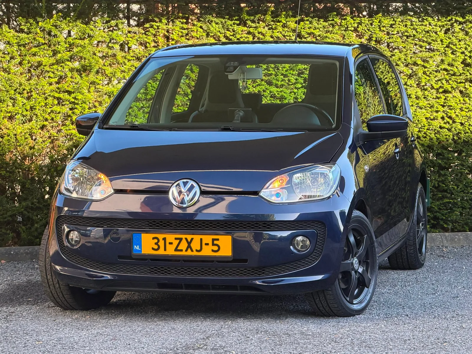 Volkswagen Up! (2013) — foto 1