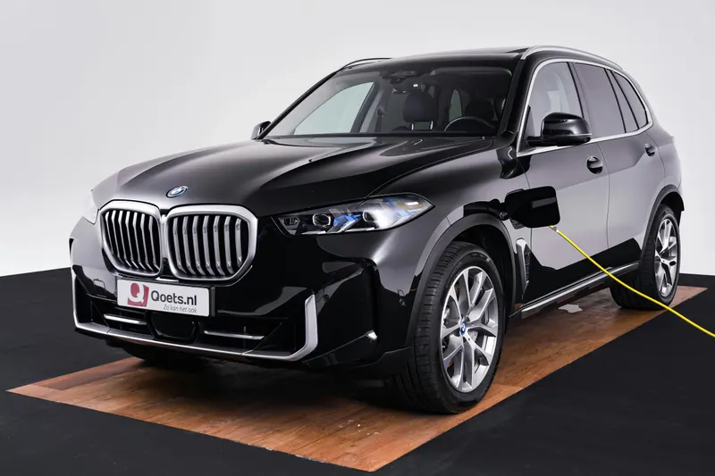 BMW X5 (2023)