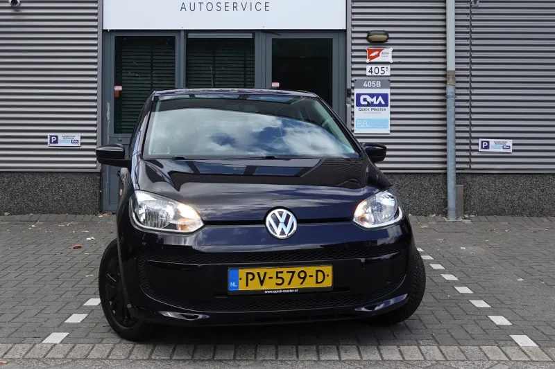 Volkswagen Up! (2017)