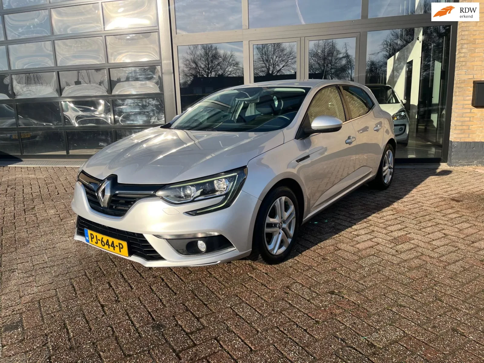Renault Mégane (2016) — foto 1