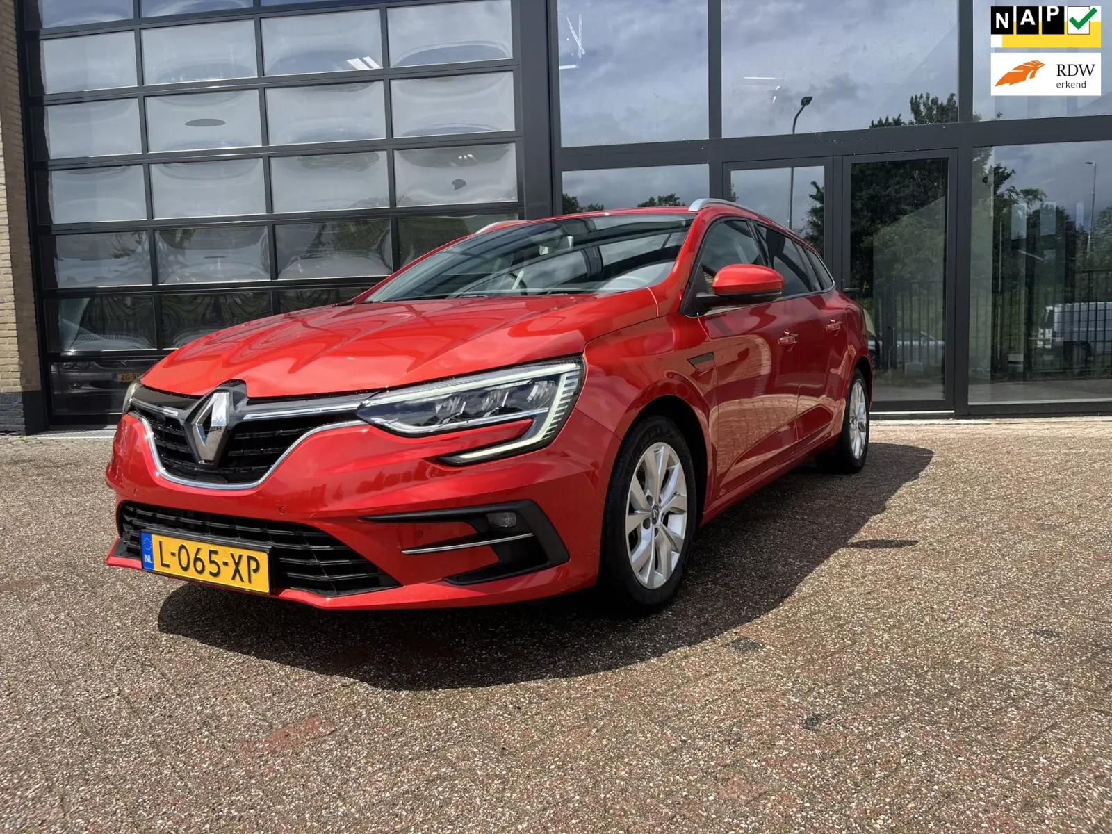 Renault Mégane (2021) — foto 1
