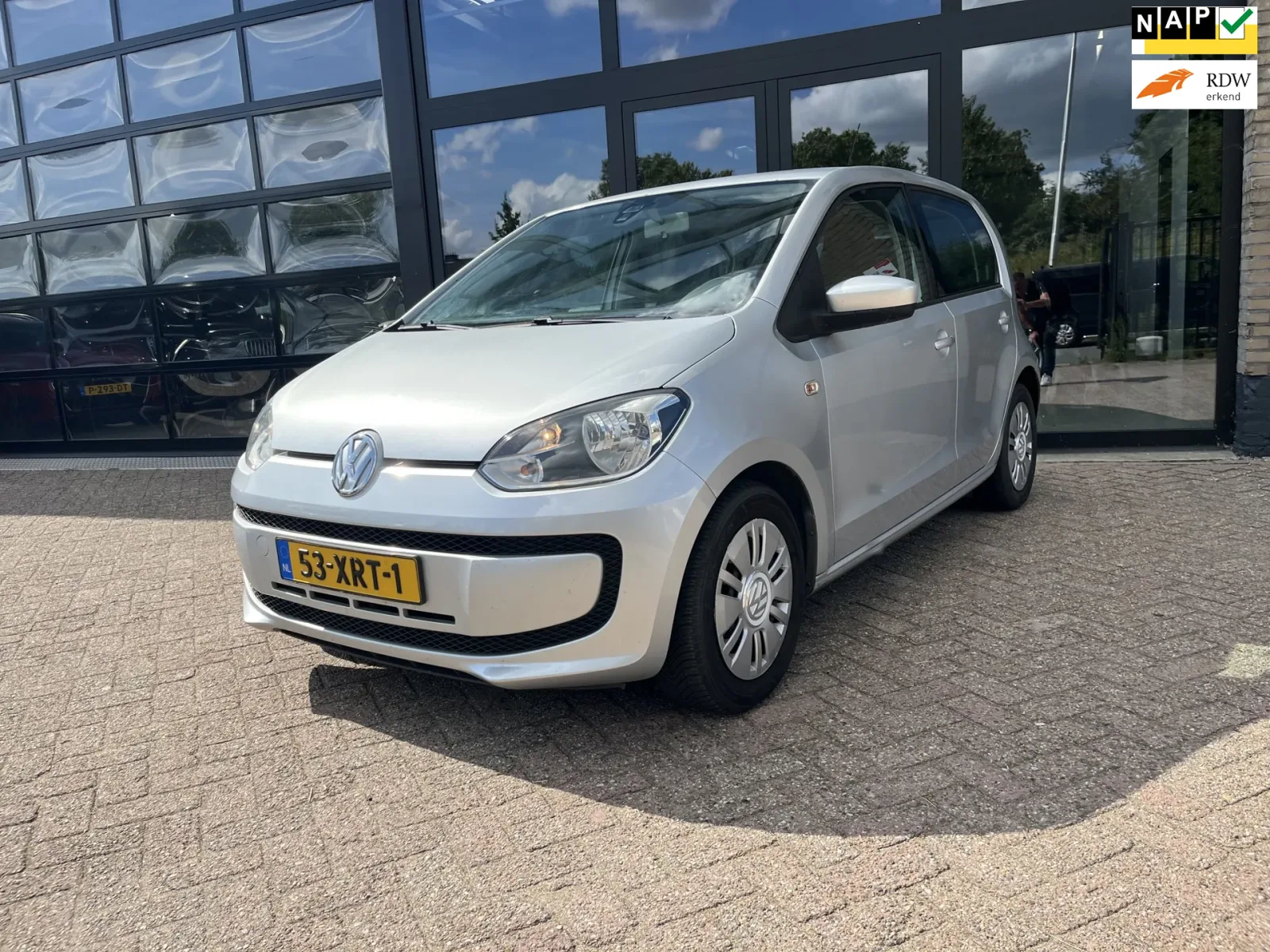 Volkswagen Up! (2012) — foto 1