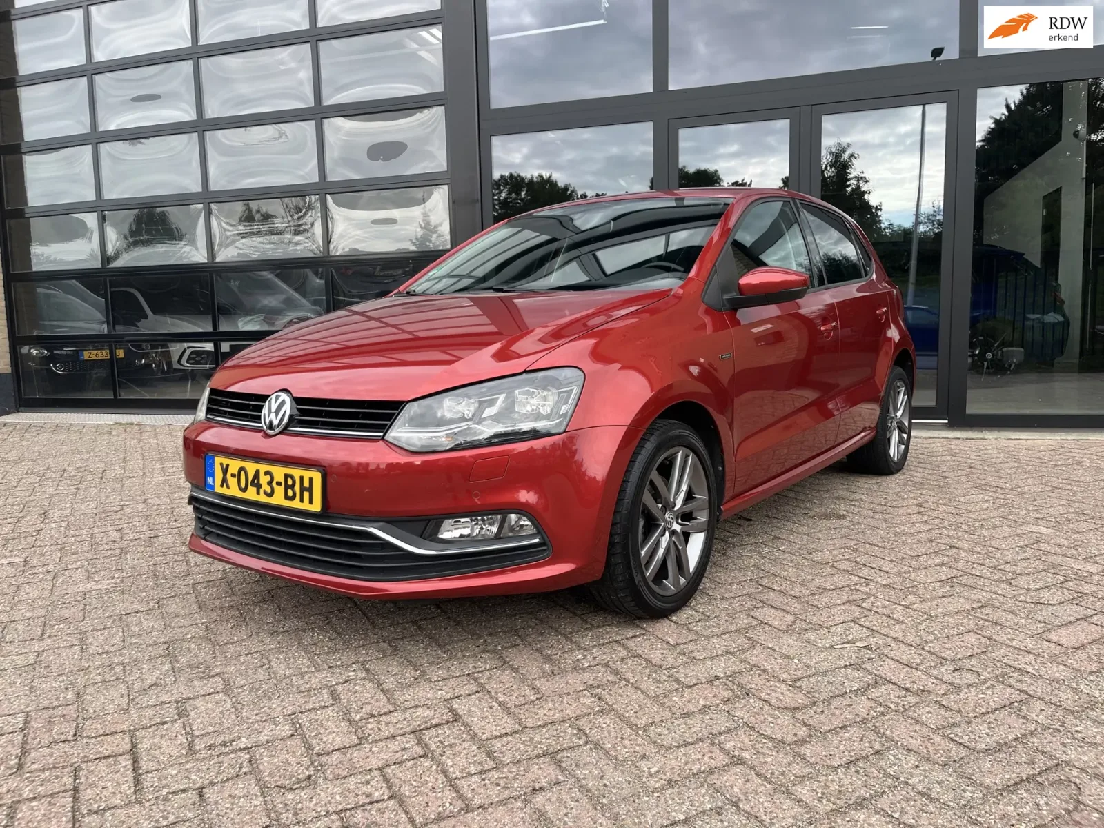 Volkswagen Polo (2015) — foto 1