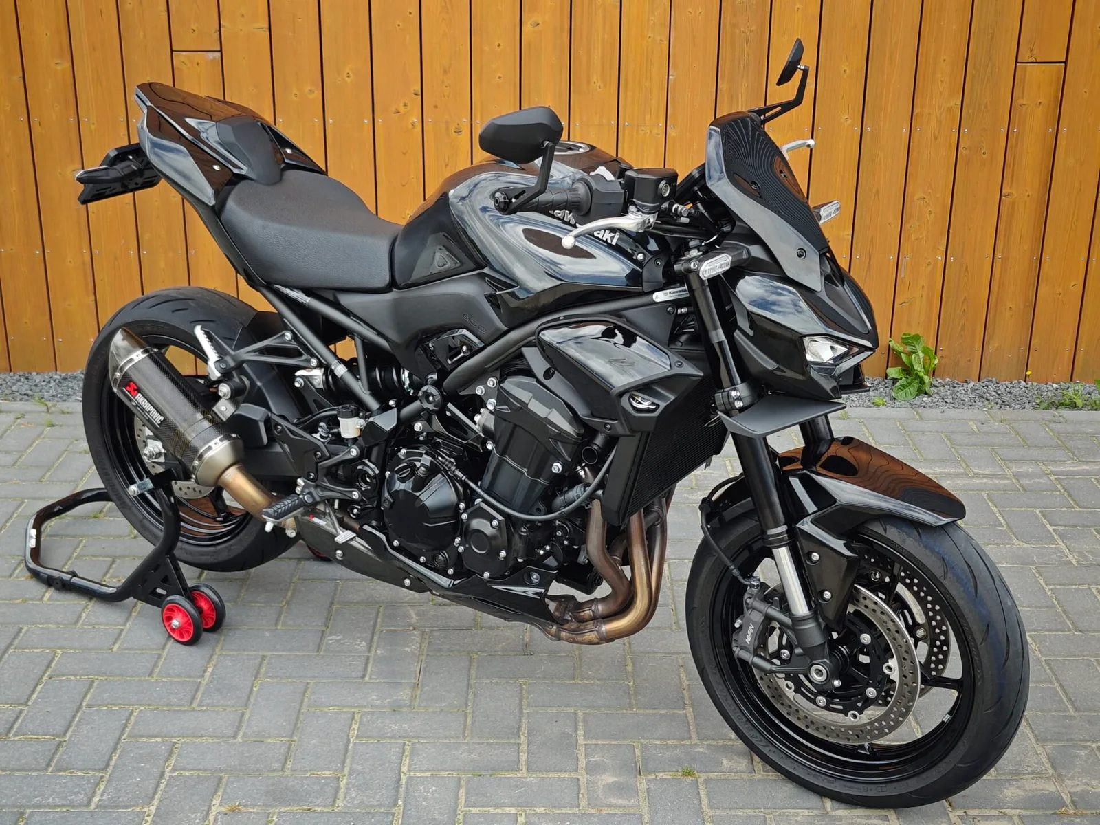 Kawasaki Z900 (2025) — foto 1