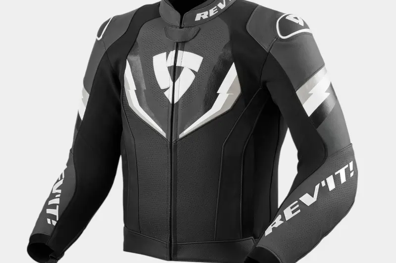 REV’IT! Quantum 3 Motorjas (2026)