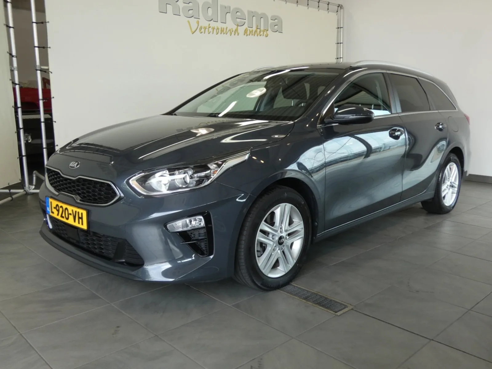 Kia Ceed Sportswagon (2021) — foto 1
