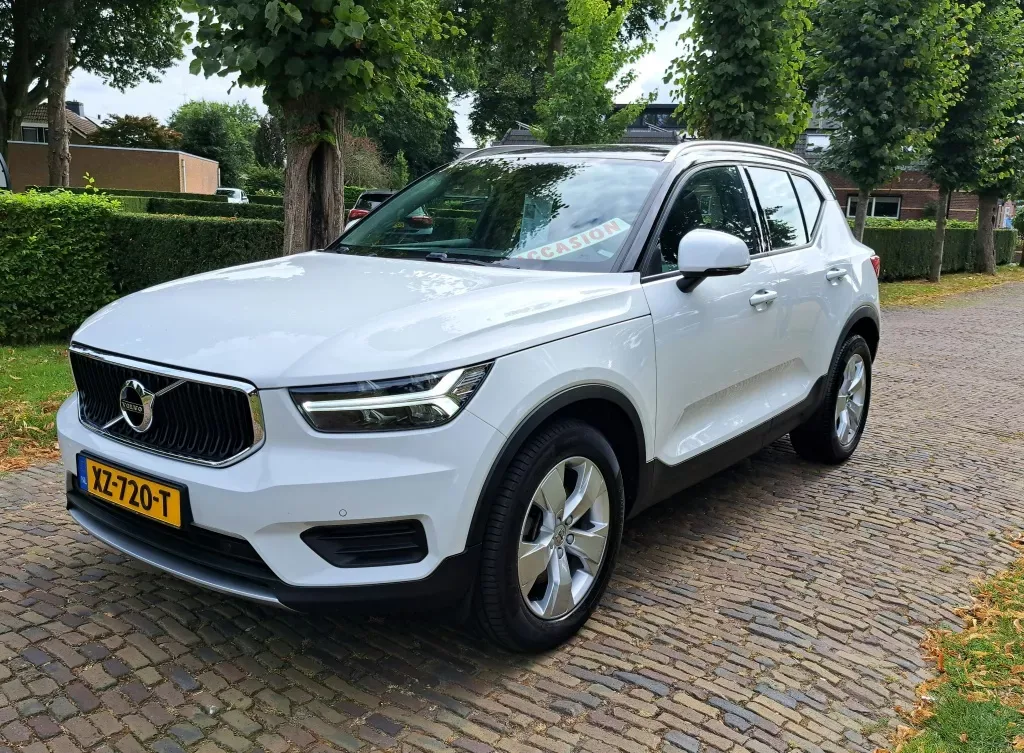 Volvo XC40 (2019) — foto 1