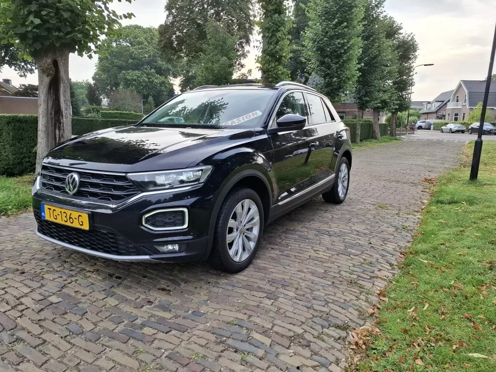 Volkswagen T-Roc (2018) — foto 1