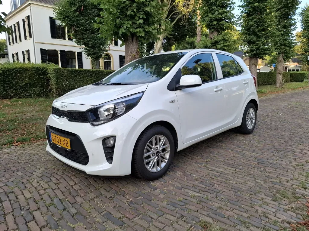 Kia Picanto (2023) — foto 1